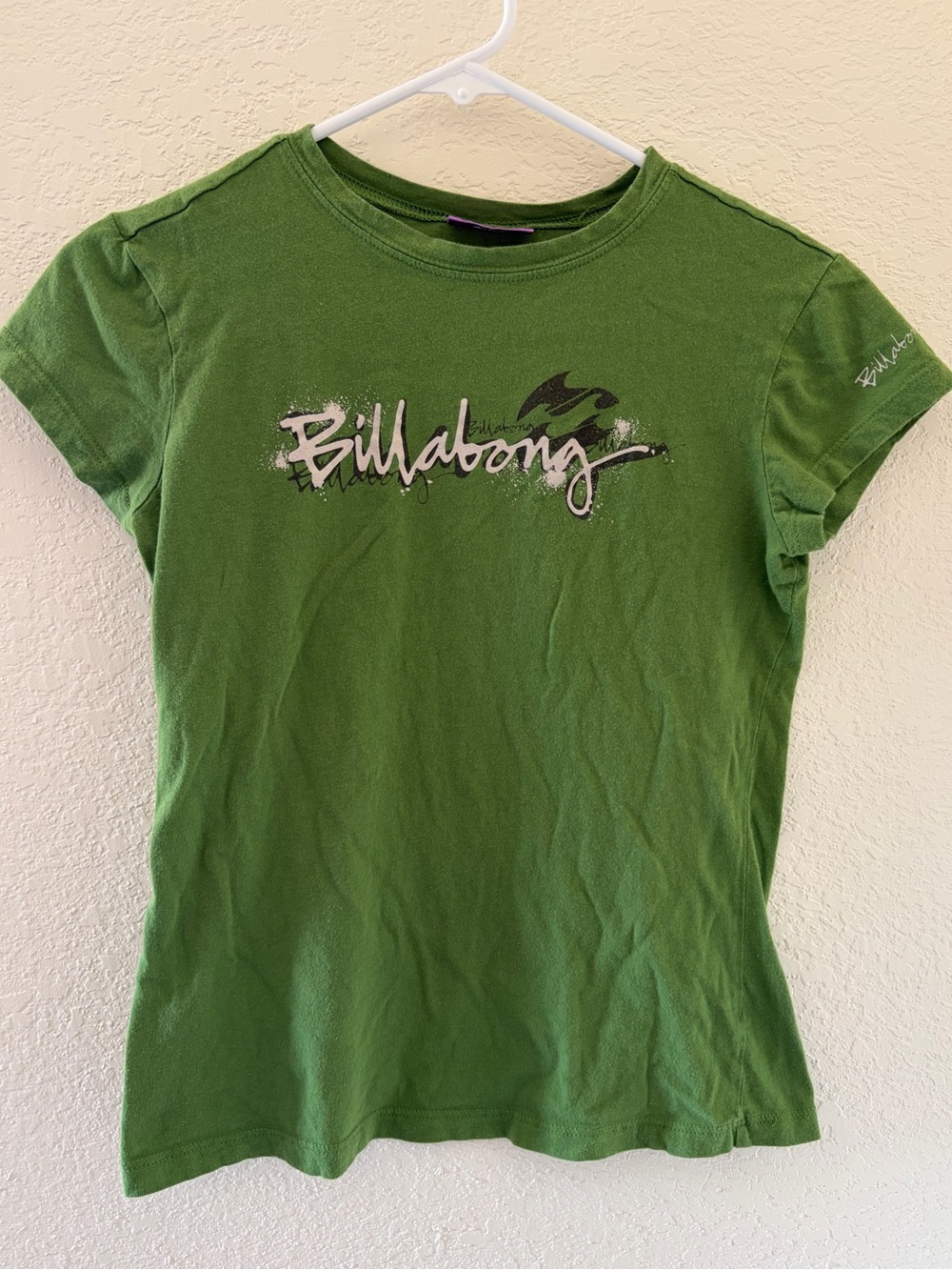 Y2K Billabong Women's Green Logo Tee
